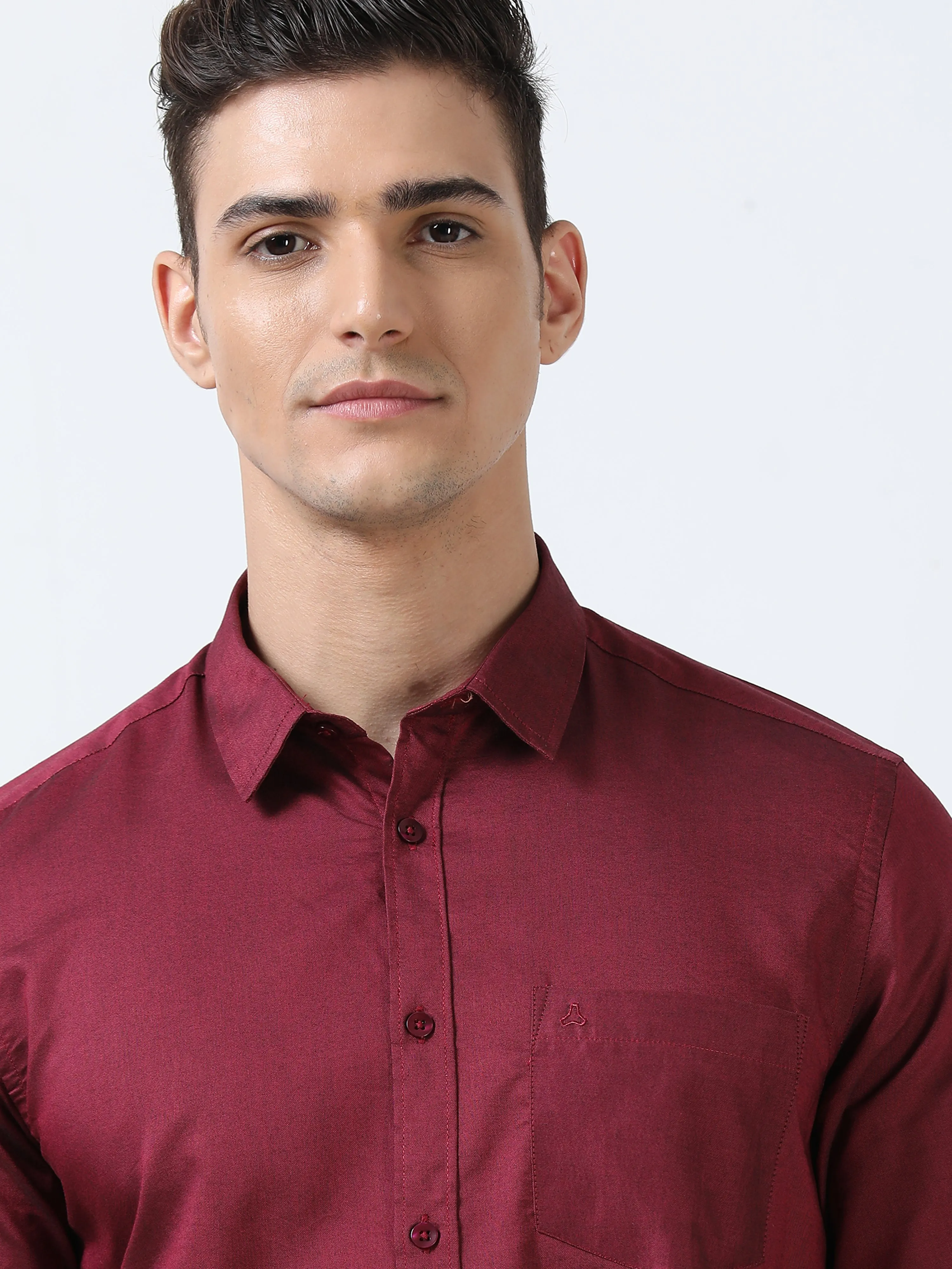 MEN'S MAROON-SOLID SLIM FIT SHIRT